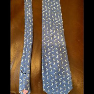 Vineyard vines tie